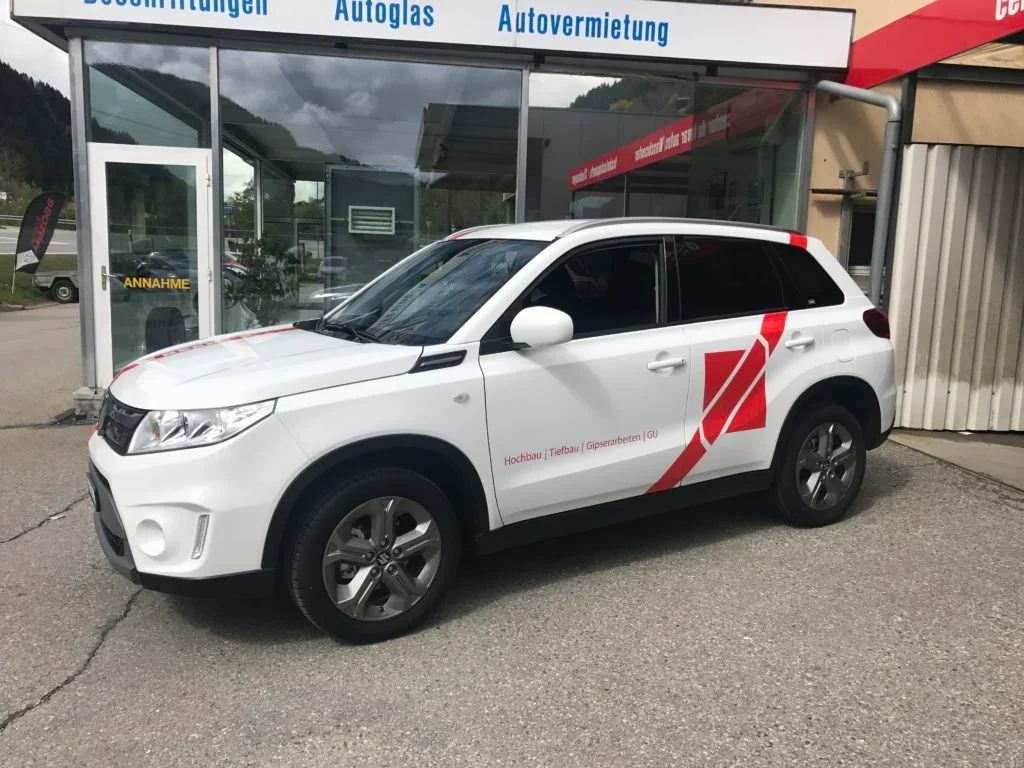 Garage Carrosserie Autospritzwerk Pino AG in Tavanasa – Einblick 11