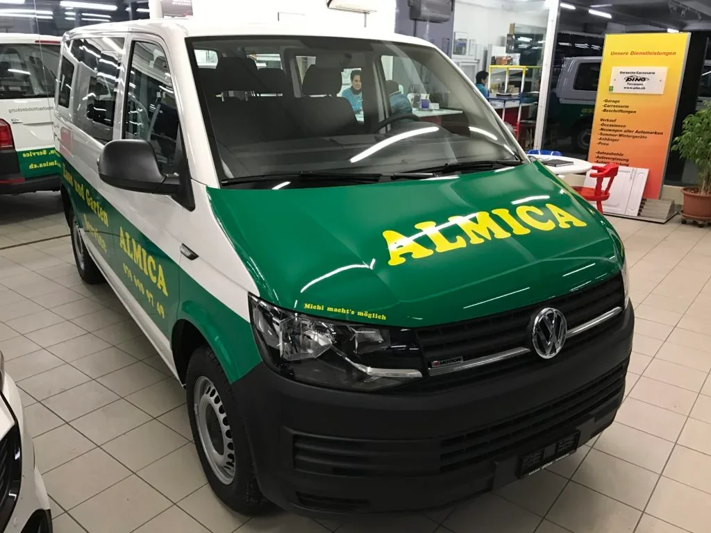 Garage Carrosserie Autospritzwerk Pino AG in Tavanasa – Einblick 26